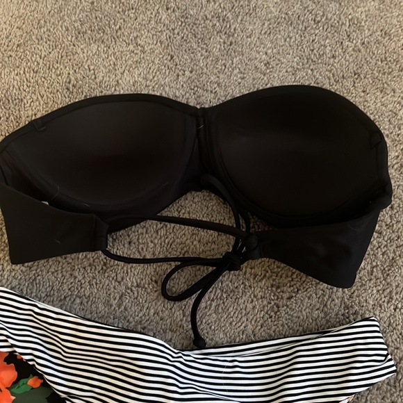 SOLD Reversible bikini set - Picture 3 of 3